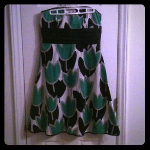 Women's strapless dress