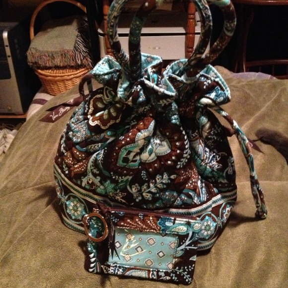 Exclusive Vera Bradley small purse!!