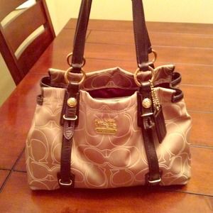 🚫Sold locally!🚫 Authentic Beautiful Coach purse.