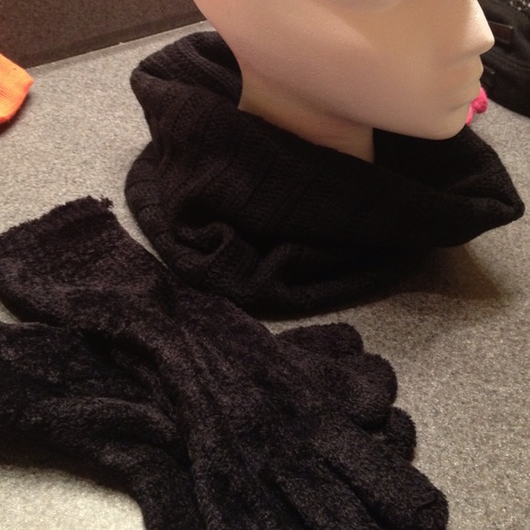 Black gloves and neck scarf