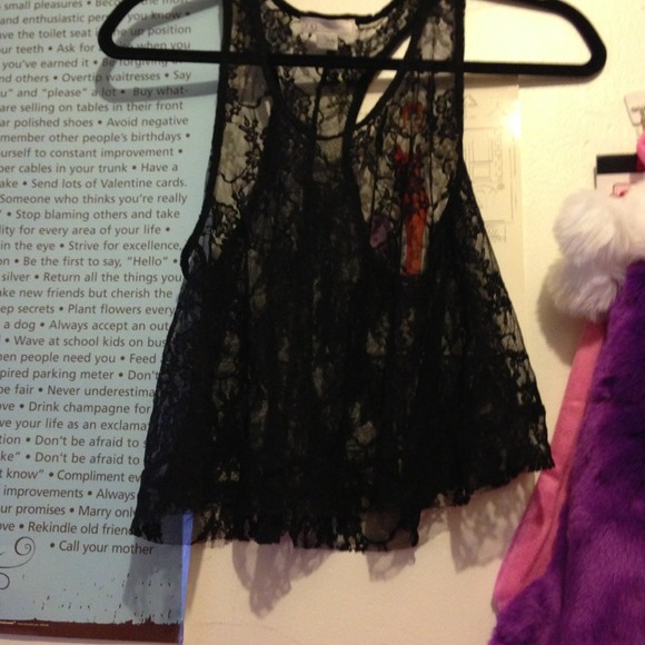 Forever 21 lace top hold