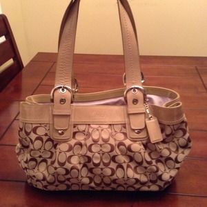 🚫Sold Locally!🚫 Very Nice Coach Purse