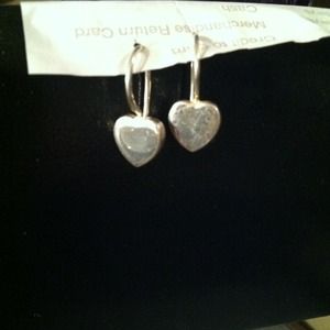 ✋🔴SOLD🔴✋abbysSterlingsilver heartdrop earrings