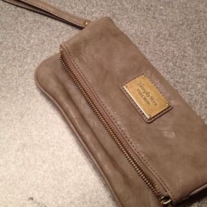 SOLD!!!Vera Wang cluch
