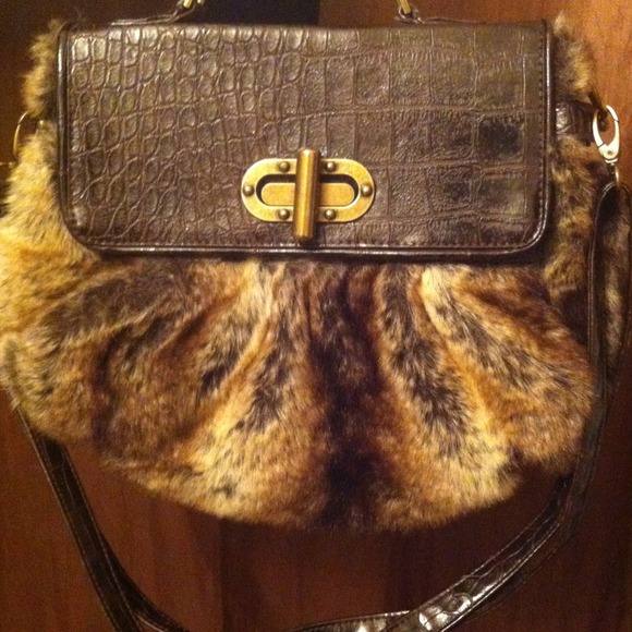 Handbag - Picture 3 of 4