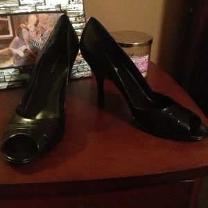 Sz 9 peeptoe pumps