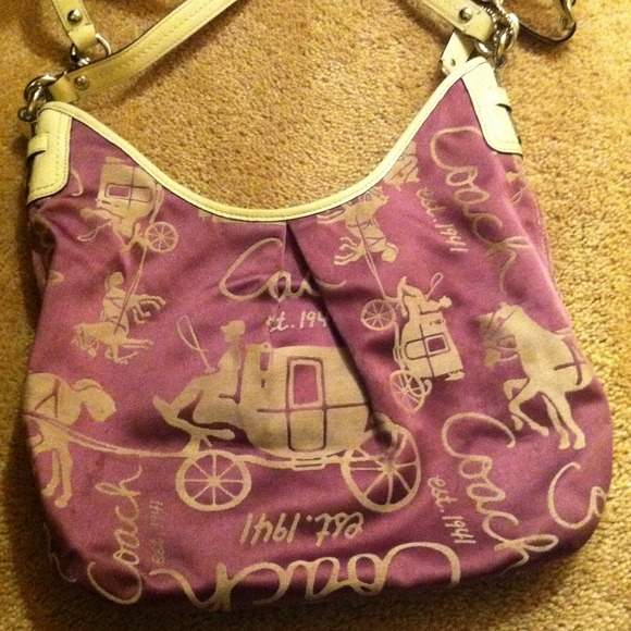 $Reduced$ Purple and White Authentic Coach Bag