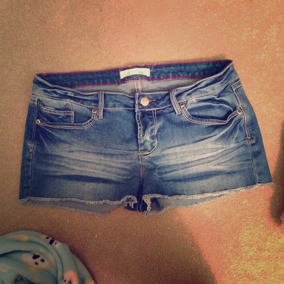 ✨Sold✨Light blue cutoff shorts