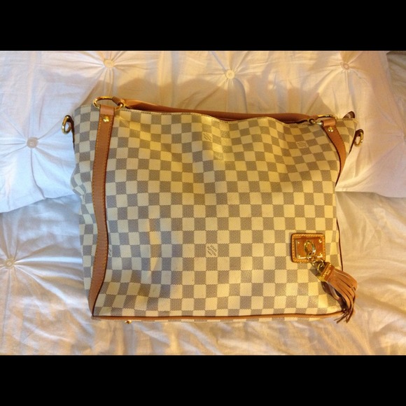 👜👜SOLD👜👜