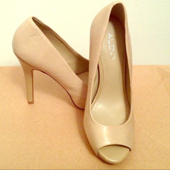 NEW Aldo Cream Peep Toe Pumps