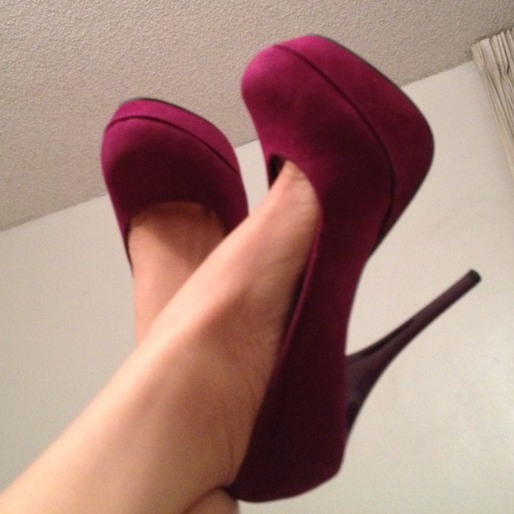 Hold for @edithmendoza New Pumps