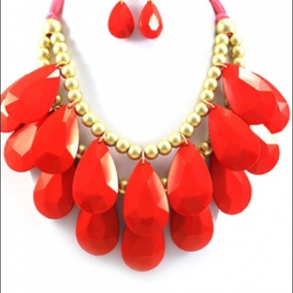 Hot Coral Bib Necklace and Matching Earrings NEW!
