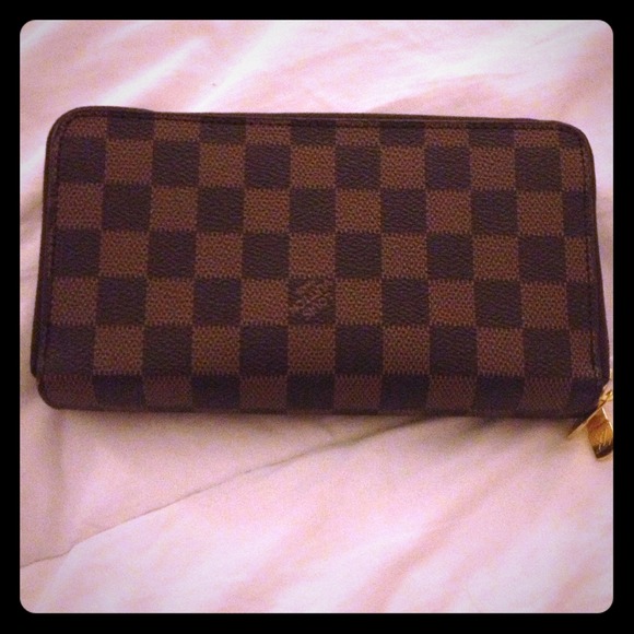 Reserve @nga LV wallet