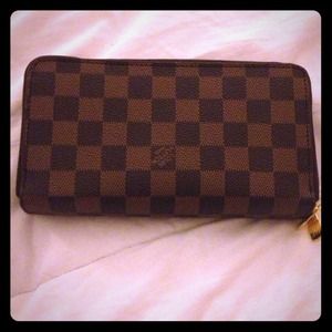 Reserve @nga LV wallet