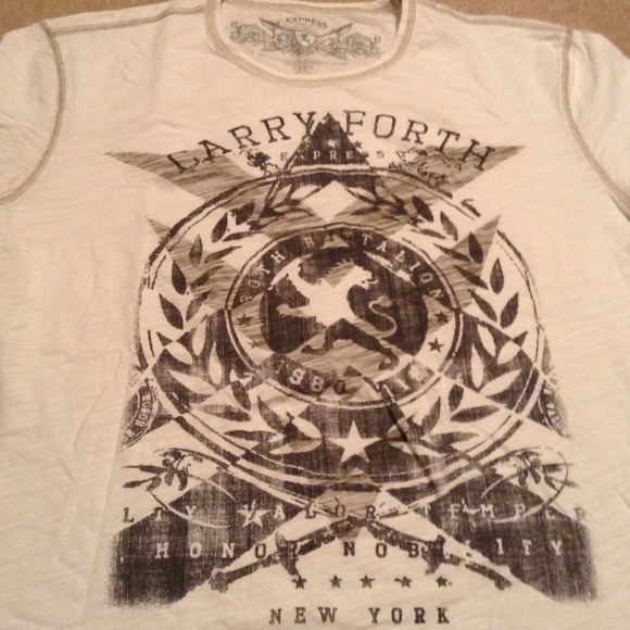 ⛔SOLD⛔⬇Reduced⬇ Express T-Shirt for Men - Picture 2 of 2