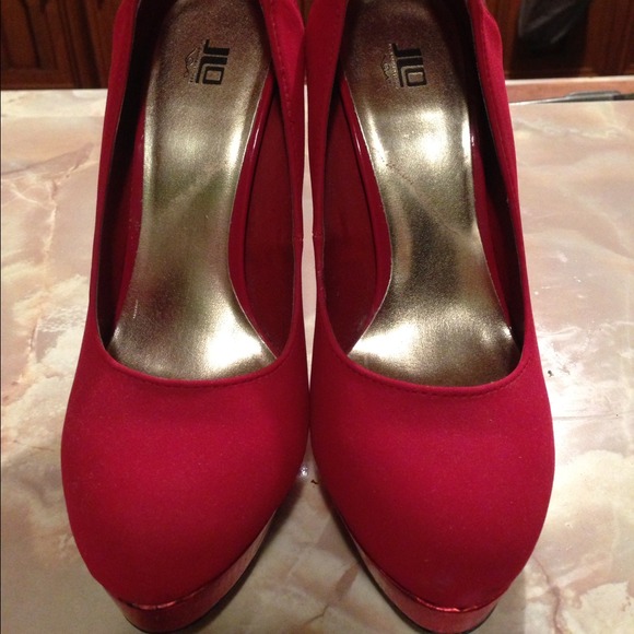 JLo.. Pumps!!!