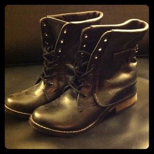 MIA Lace up boots