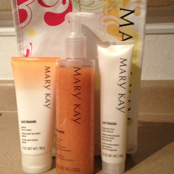 Mary Kay satin hands set