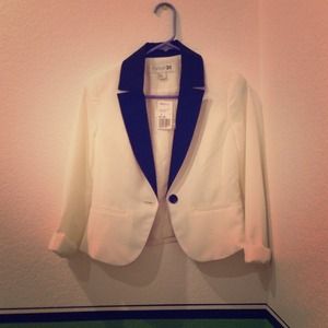 SOLD!!!❌❌❌❌❌Forever 21 tuxedo blazer