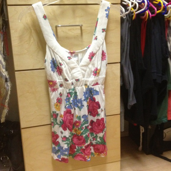 Gorgeous summer fun shirt!