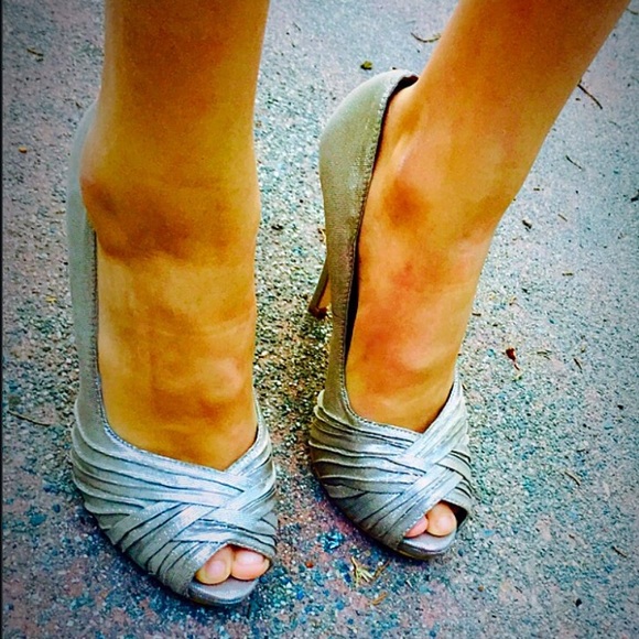Sparkly Champagne Colored Pump - Picture 3 of 3