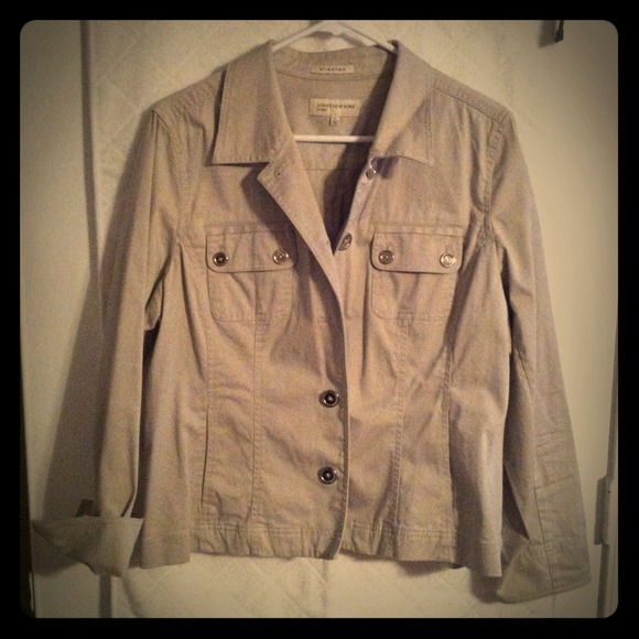 🚫SOLD IN BUNDLE🚫Tan/pewter jacket
