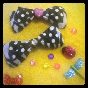 Beautiful black and white hair bow