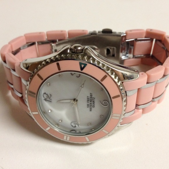 📦🚫bundled🚫📦Pink Wrist Watch - Picture 2 of 3