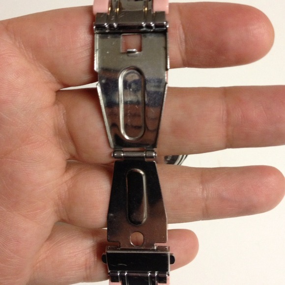 📦🚫bundled🚫📦Pink Wrist Watch - Picture 3 of 3