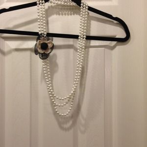SOLD IN BUNDLE Pristine condition Pearl Necklace