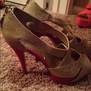 GUESS pink spark heels✨💫