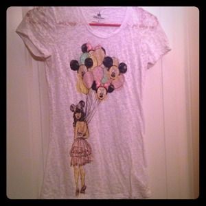 SOLD 🚫🚫🚫 Disney shirt😁😁😁✨👏