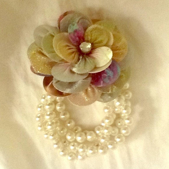 Topshop pearl flower bracelet