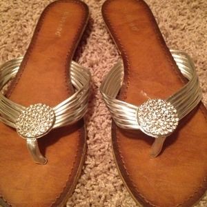 Sparkle sandals 😍