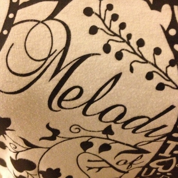 JSW White Cotton Graphic Tee - Picture 2 of 4