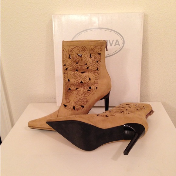 **REDUCED** Wild Diva ankle boot. - Picture 3 of 4