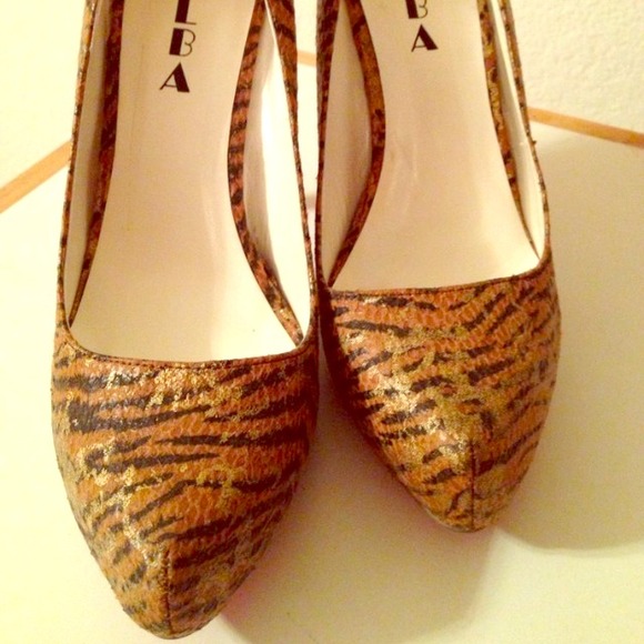 Alba high heels