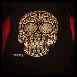 Obey baseball style tee.