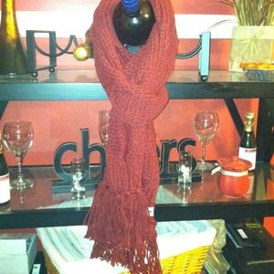 💢Sold💢NWOT Hand Knit Abercrombie Burgundy Scarf