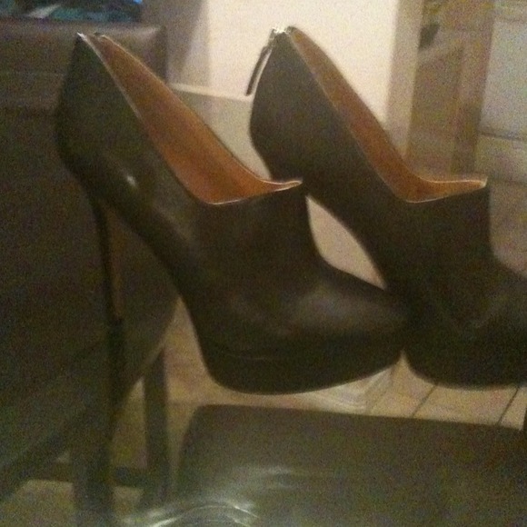 Nine West Black Platform shoe