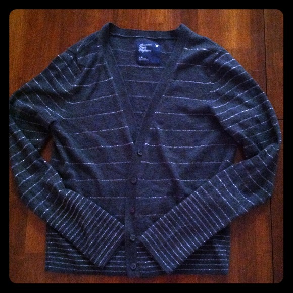 Traded! AE charcoal sweater - Picture 1 of 2
