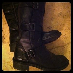 Born buttery soft black leather size 8 1/2 boots