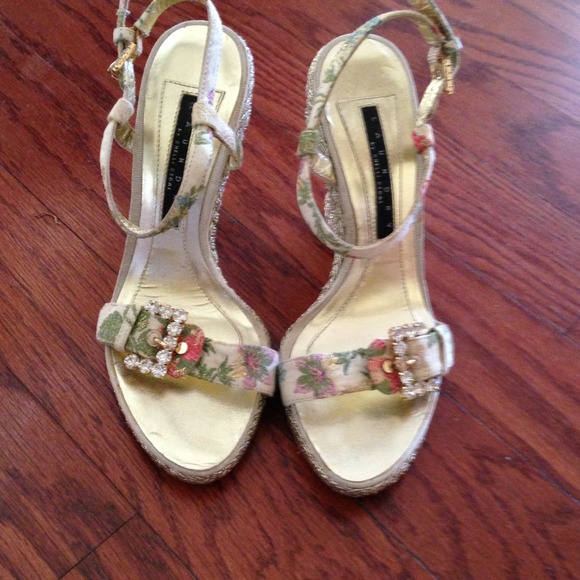 These are Laundry by Shelli Segal size 6m