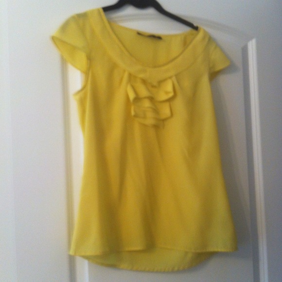 The limited yellow top