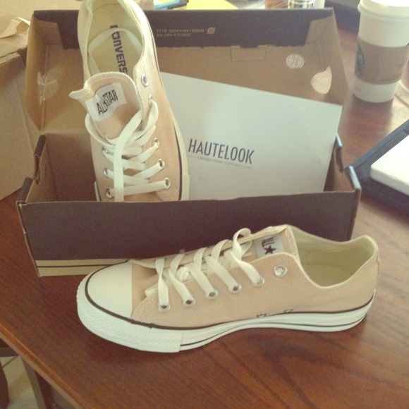 RESERVED----Converse Chuck Taylor unisex sneaker