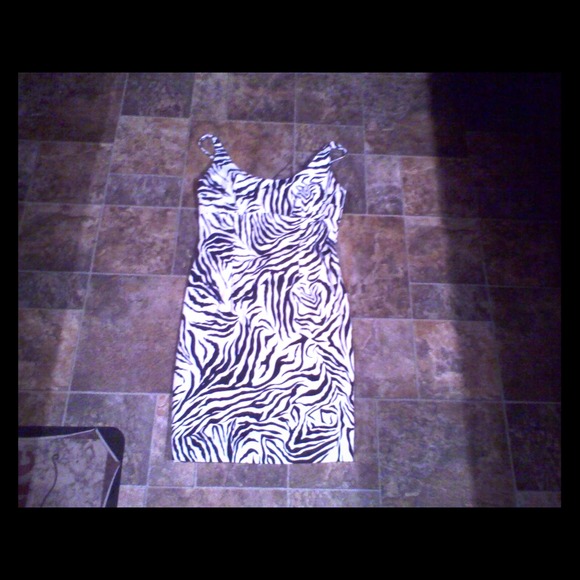 a dress - Picture 1 of 1