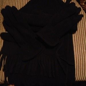 Black Scarf hat and gloves set