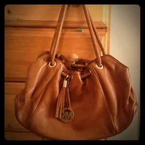 RESERVED for gyzmoam2-Michael Kors hobo