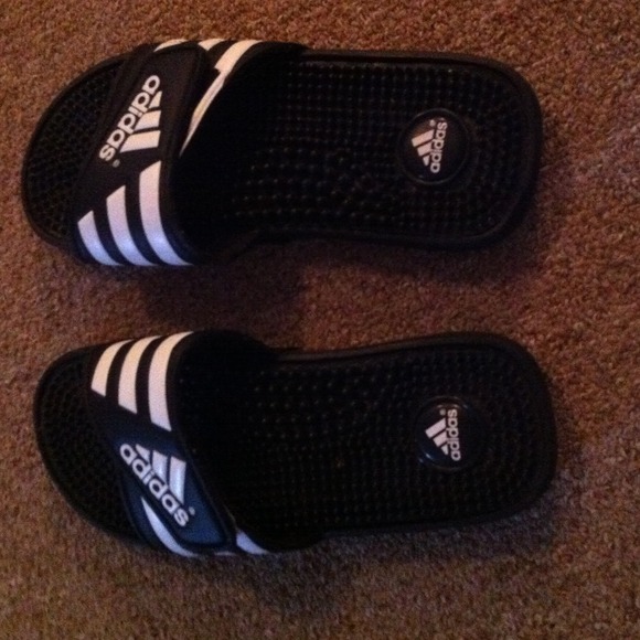 ⛔Boys/men's Adidas sandals. Never been worn size 7