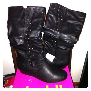 Charlotte Russe size 10 black boots